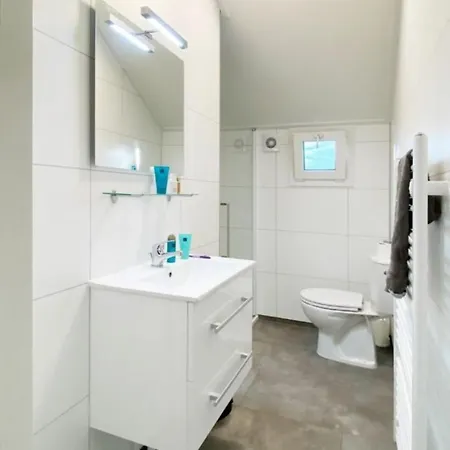 Beachhouse Veluwemeer In Strandnaehe - Mit Extra Grossem Garten Inkl Hallenbadnutzung