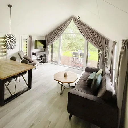 Beachhouse Veluwemeer In Strandnaehe - Mit Extra Grossem Garten Inkl Hallenbadnutzung 別荘