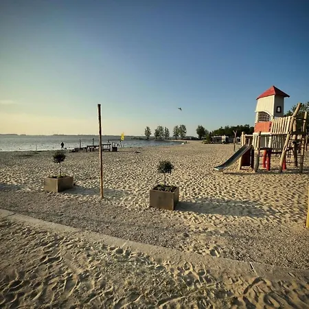 別荘 Beachhouse Veluwemeer In Strandnaehe - Mit Extra Grossem Garten Inkl Hallenbadnutzung フルスホルスト