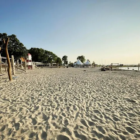 別荘 Beachhouse Veluwemeer In Strandnaehe - Mit Extra Grossem Garten Inkl Hallenbadnutzung フルスホルスト
